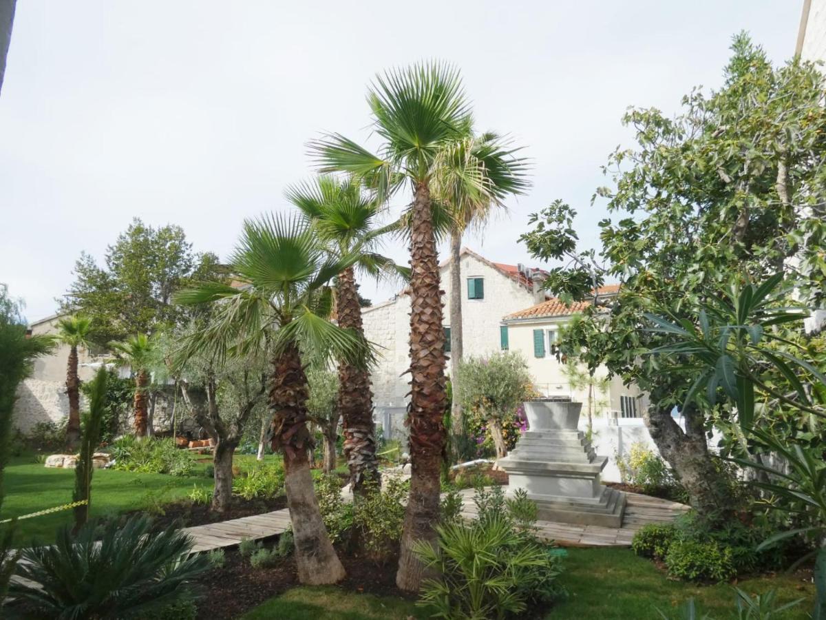 Divota Apartment Hotel Сплит Екстериор снимка