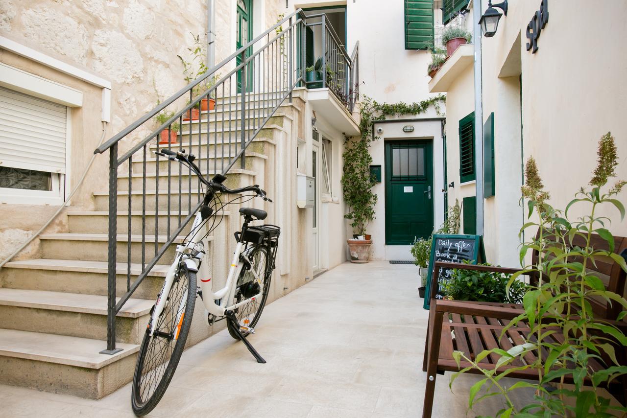 Divota Apartment Hotel Сплит Екстериор снимка
